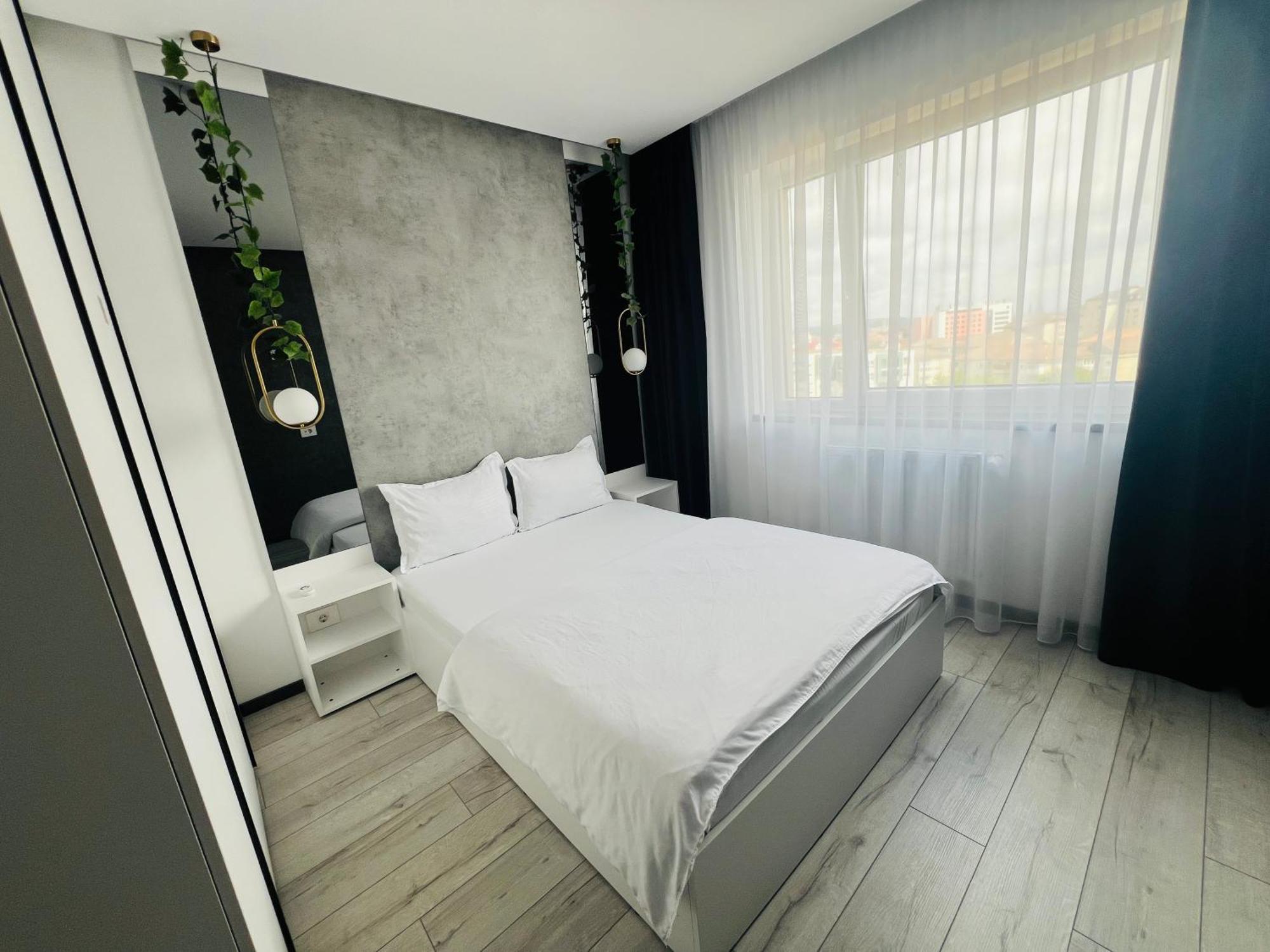 The Silver Grove Oradea Exteriör bild